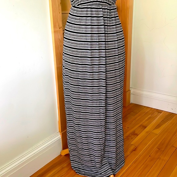 🇺🇸  Lush Sleeveless Black White and Grey Striped Maxi Dress, Size S - Picture 9 of 16